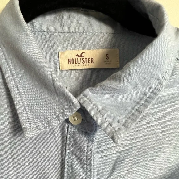 Hollister Women’s Button Up! - Picture 3 of 4